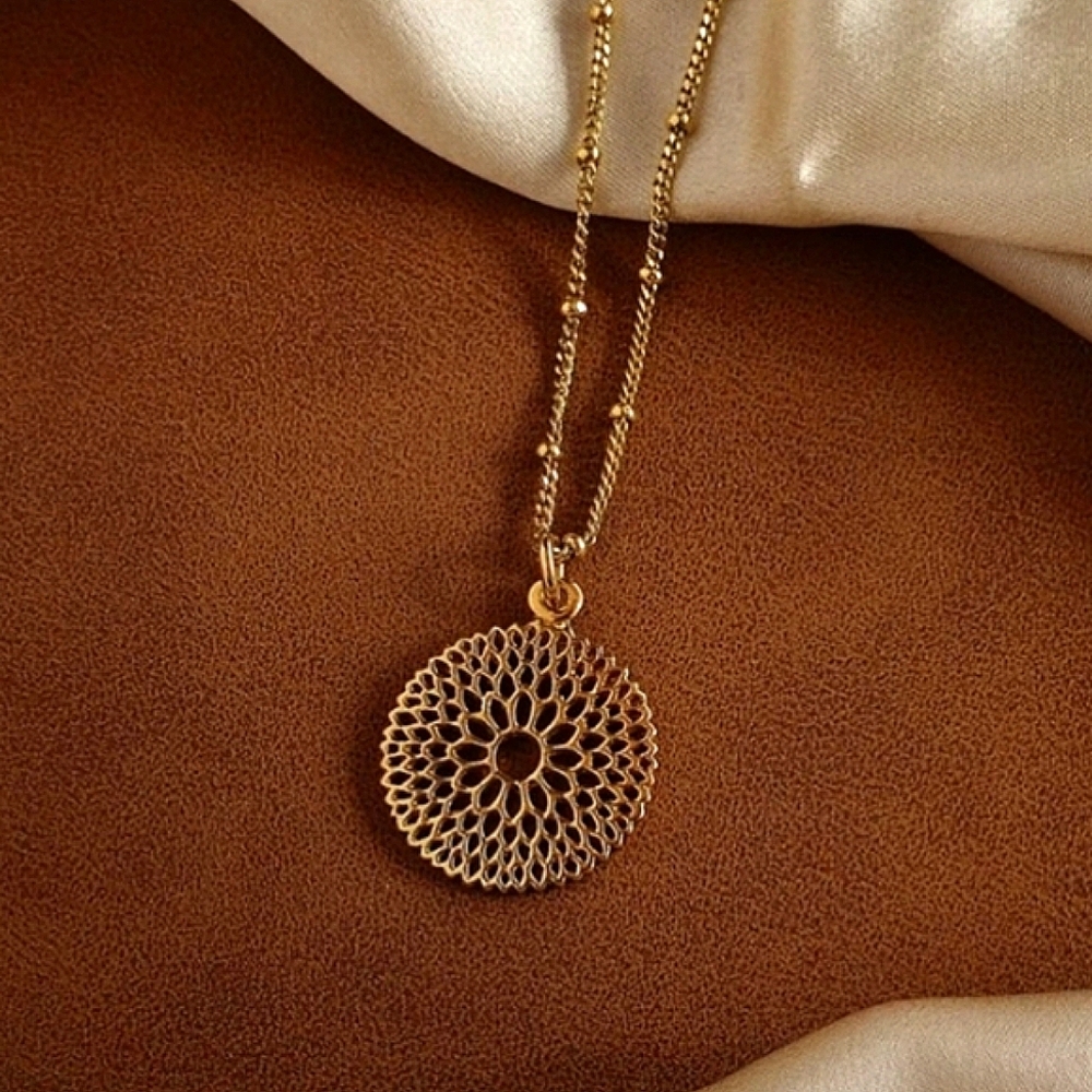 Small 18k gold plated .925 sterling flower necklace